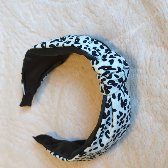 LAST ONE! Darling Black and White Leopard Print Headband w/Adorable Top Knot - Picture 6 of 8